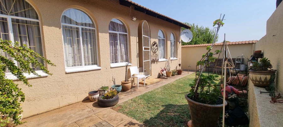 2 Bedroom Property for Sale in Heuwelsig Free State
